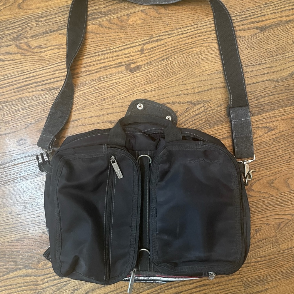Ben Sherman messenger bag.  Perfect for laptop.